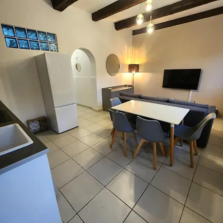 Calme Absolu Avec Parking Dans Belle Bastide Provencale Apartament *