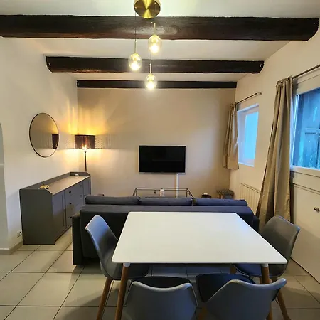 Calme Absolu Avec Parking Dans Belle Bastide Provencale Apartament *